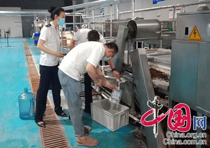 菏澤市強(qiáng)化餐飲具集中消毒監(jiān)管，筑牢“舌尖上的安全”防線(xiàn)